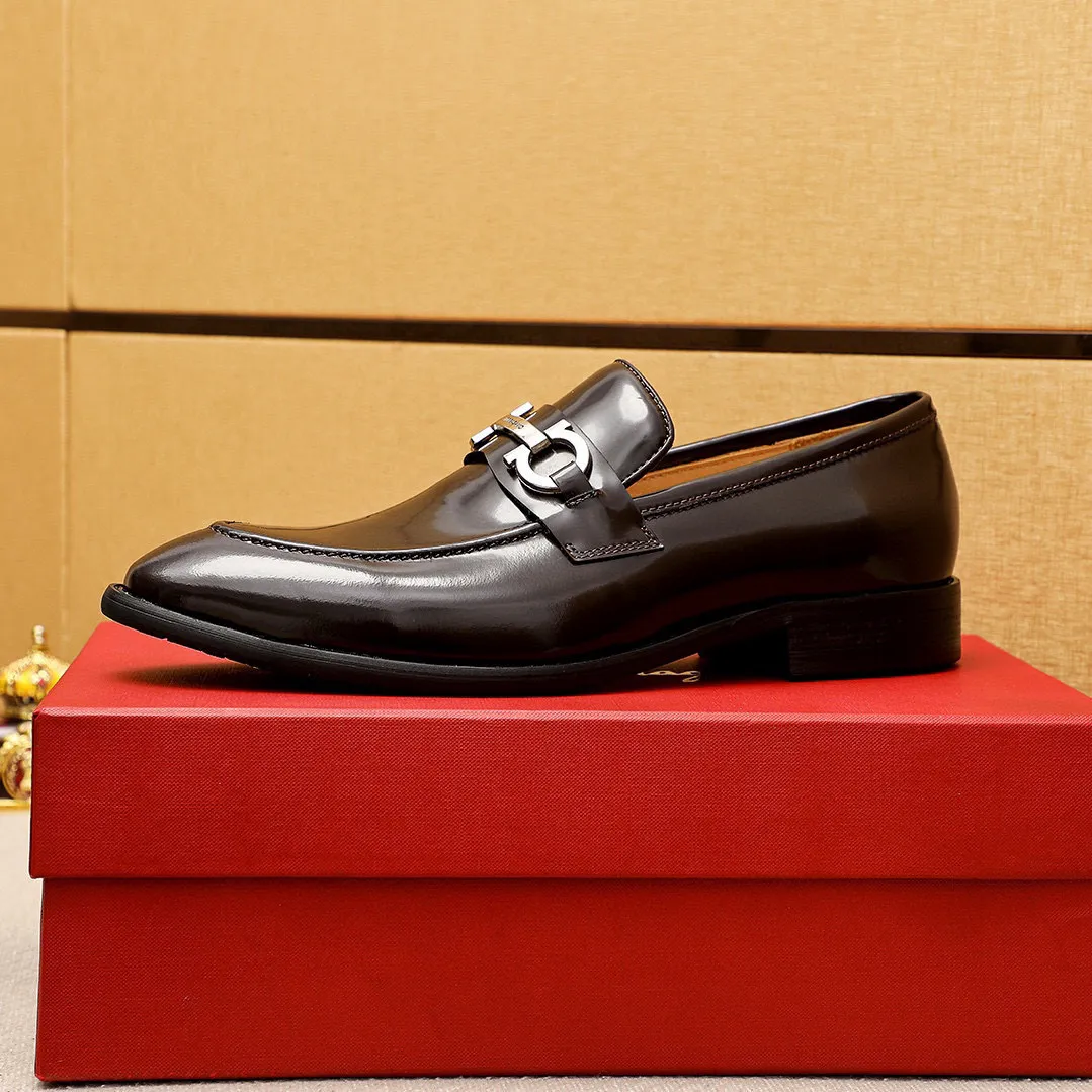 Men's shoes 💰460 💐 Product trademark: Ferragamo "Ferragamo" casual leather shoes Regular size: 39-44 (38.45.46🉑️Customized) Product materials: Selected imported open-edge beaded cowhide leather upper + classic hardware buckle, imported water-dyed cowhide leather lining. Strong three-dimensional visual effect, combined outsole Color: 2⃣️colors available